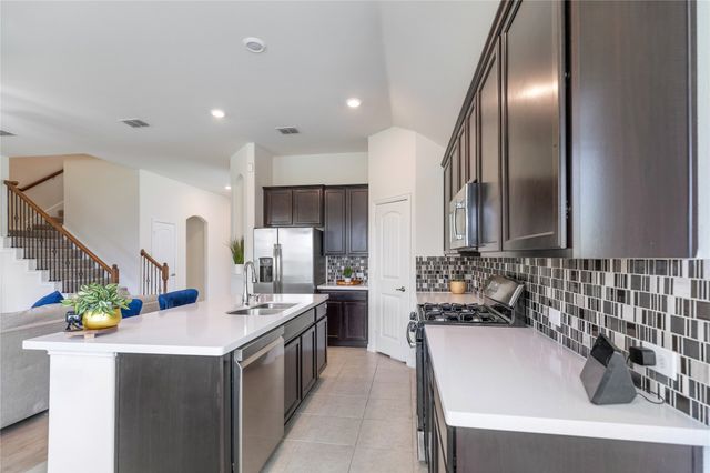 816 Skytop Drive, Fort Worth, TX 76052