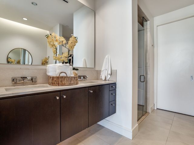 2408 Victory Park Lane 737, Dallas, TX 75219