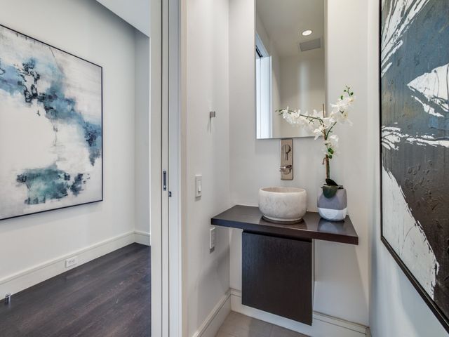 2408 Victory Park Lane 737, Dallas, TX 75219