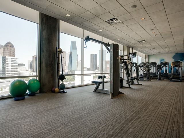 2408 Victory Park Lane 737, Dallas, TX 75219