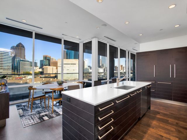 2408 Victory Park Lane 737, Dallas, TX 75219