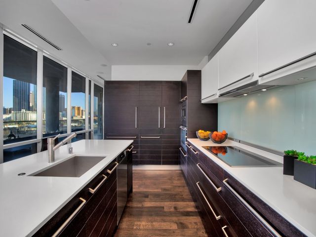 2408 Victory Park Lane 737, Dallas, TX 75219