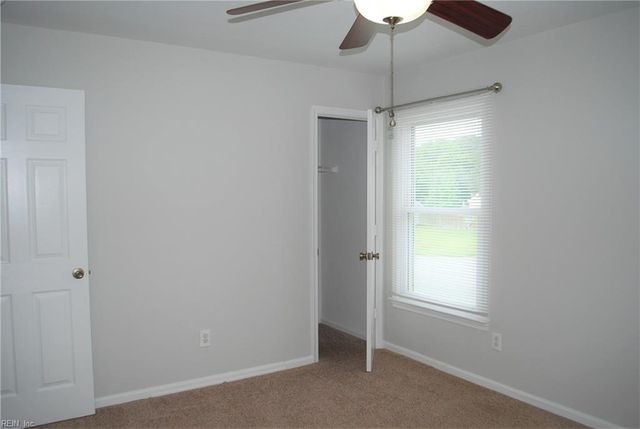 513 Creekwood DR, Chesapeake, VA 23323