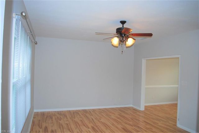 513 Creekwood DR, Chesapeake, VA 23323