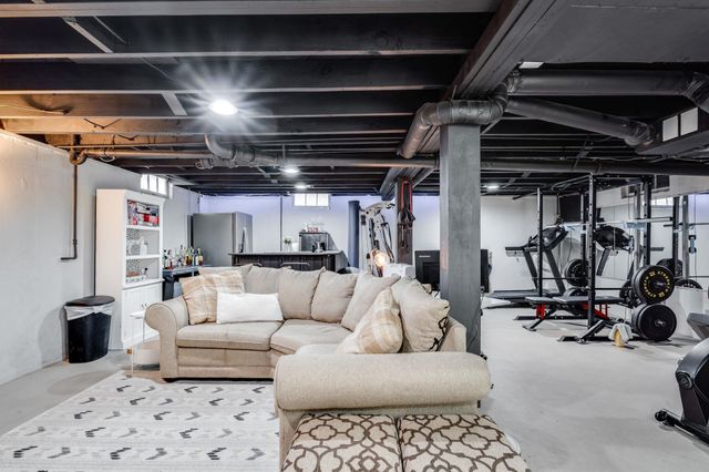 1968 N Sheridan St, Wichita, KS 67203