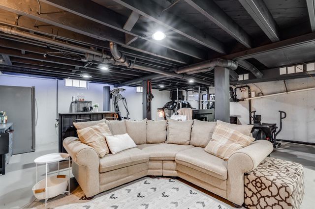 1968 N Sheridan St, Wichita, KS 67203