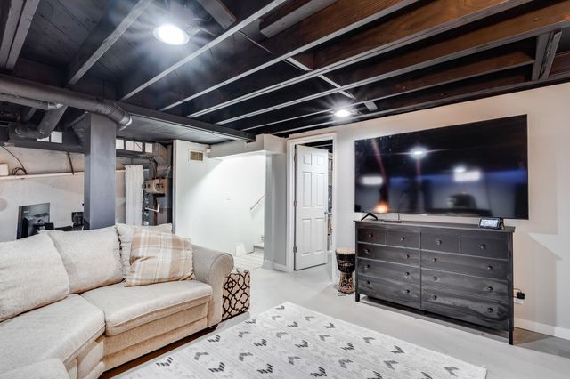 1968 N Sheridan St, Wichita, KS 67203