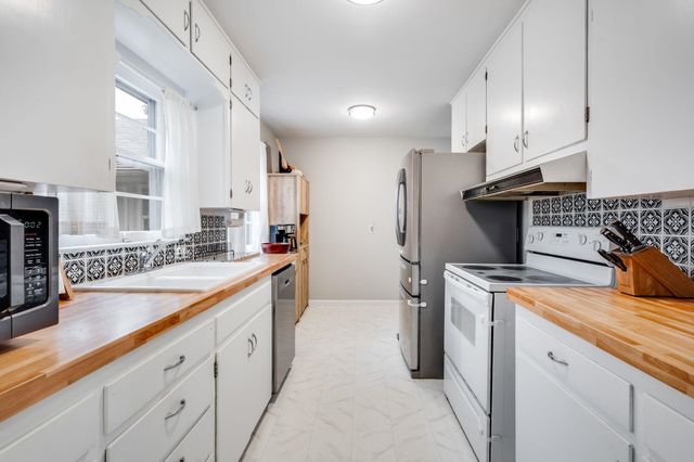 1968 N Sheridan St, Wichita, KS 67203