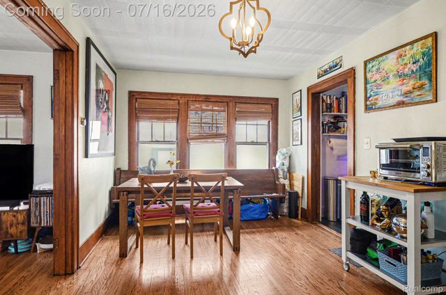 440 W Saratoga Street, Ferndale, MI 48220