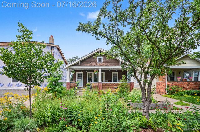 440 W Saratoga Street, Ferndale, MI 48220