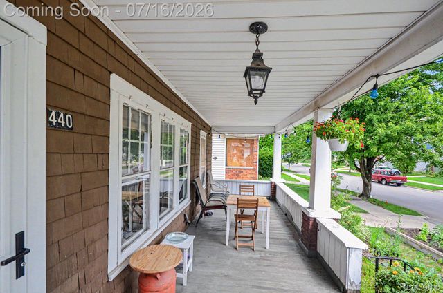 440 W Saratoga Street, Ferndale, MI 48220