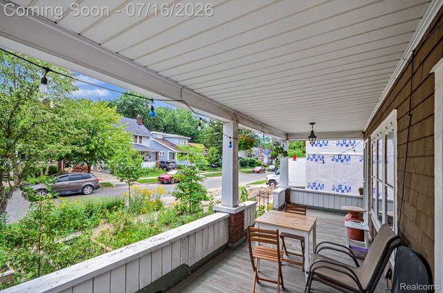 440 W Saratoga Street, Ferndale, MI 48220