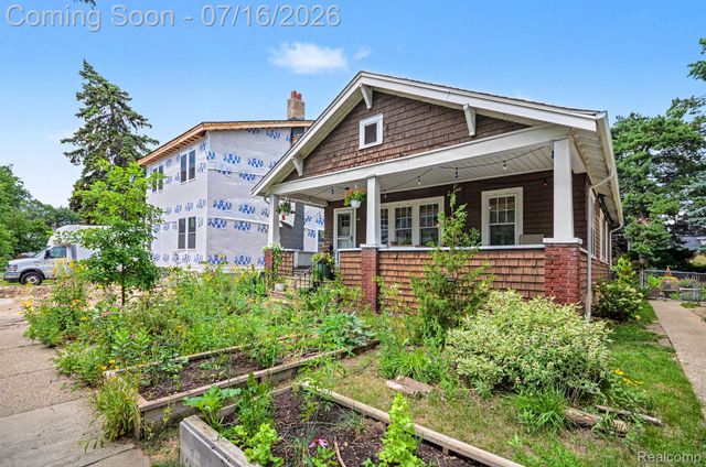 440 W Saratoga Street, Ferndale, MI 48220