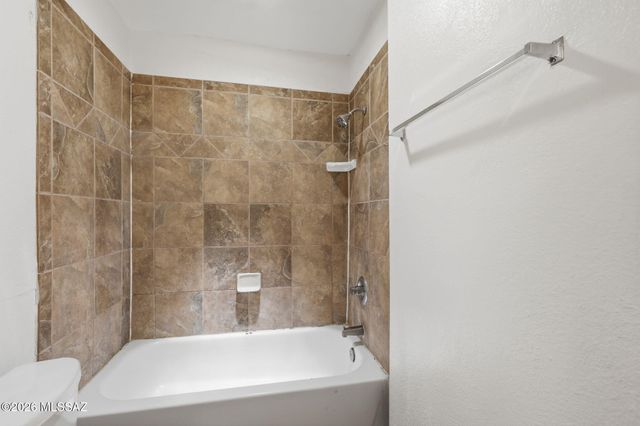 2950 N Alvernon Way Apt 3102, Tucson, AZ 85712
