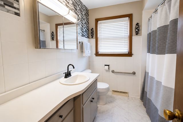 16406 Claire Lane, South Holland, IL 60473