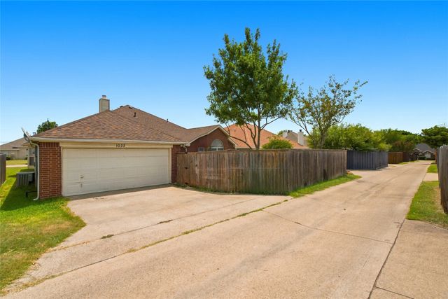 1033 Suffolk Lane Lane, Cedar Hill, TX 75104