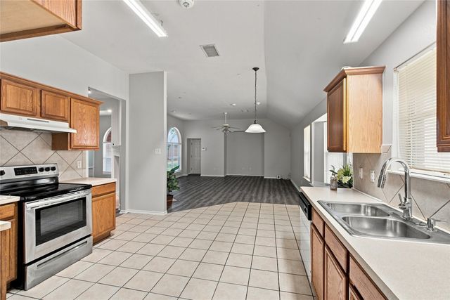 1033 Suffolk Lane Lane, Cedar Hill, TX 75104