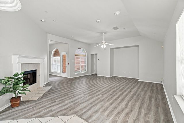 1033 Suffolk Lane Lane, Cedar Hill, TX 75104