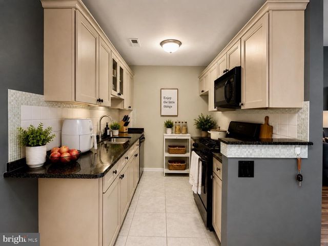 343 TAVISTOCK, Cherry Hill, NJ 08034