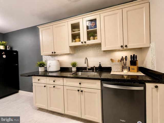 343 TAVISTOCK, Cherry Hill, NJ 08034