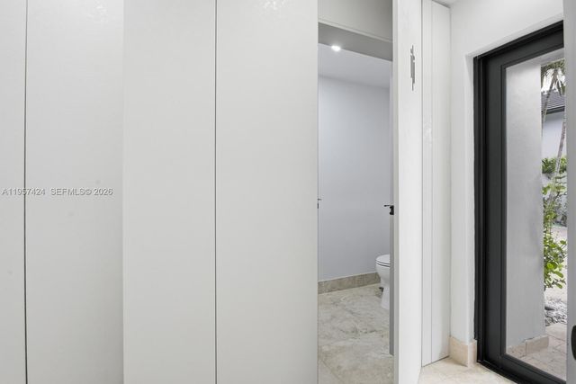 9467 NW 54th Doral Cir Ln, Doral, FL 33178