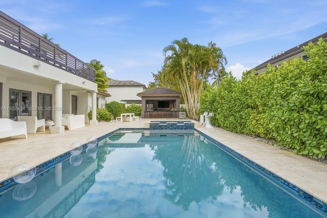 9467 NW 54th Doral Cir Ln, Doral, FL 33178