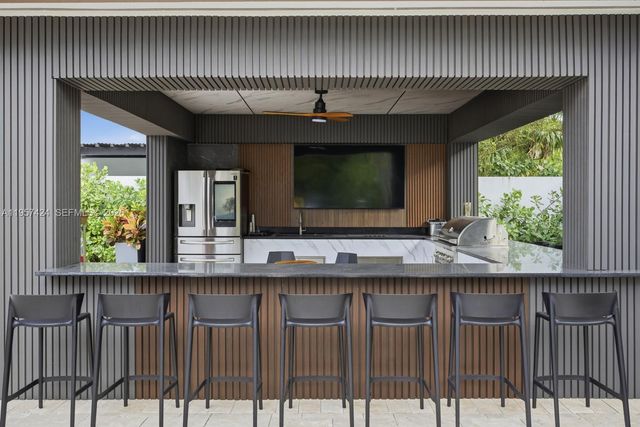 9467 NW 54th Doral Cir Ln, Doral, FL 33178