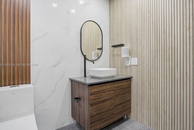 9467 NW 54th Doral Cir Ln, Doral, FL 33178