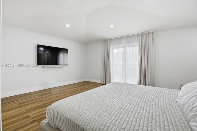 9467 NW 54th Doral Cir Ln, Doral, FL 33178