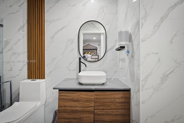 9467 NW 54th Doral Cir Ln, Doral, FL 33178