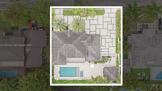 9467 NW 54th Doral Cir Ln, Doral, FL 33178