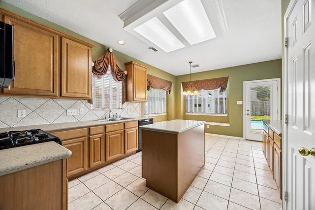 2843 Five Oaks Drive, Missouri City, TX 77459