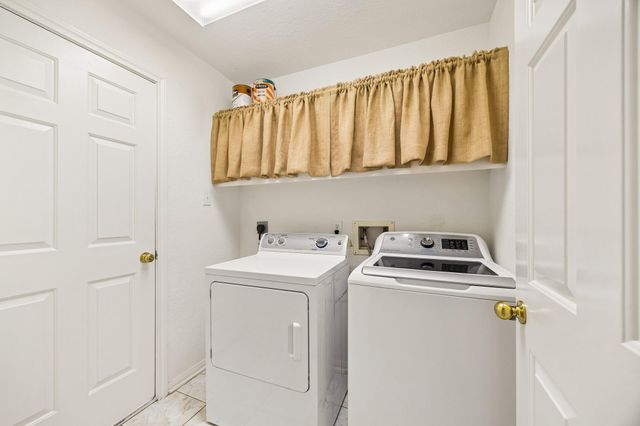 2843 Five Oaks Drive, Missouri City, TX 77459