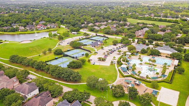 2843 Five Oaks Drive, Missouri City, TX 77459