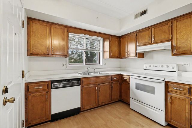 2815 Glenwood Lansing Road 206, Lynwood, IL 60411