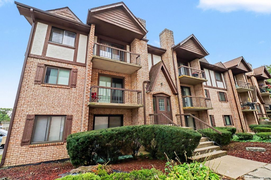 2815 Glenwood Lansing Road 206, Lynwood, IL 60411