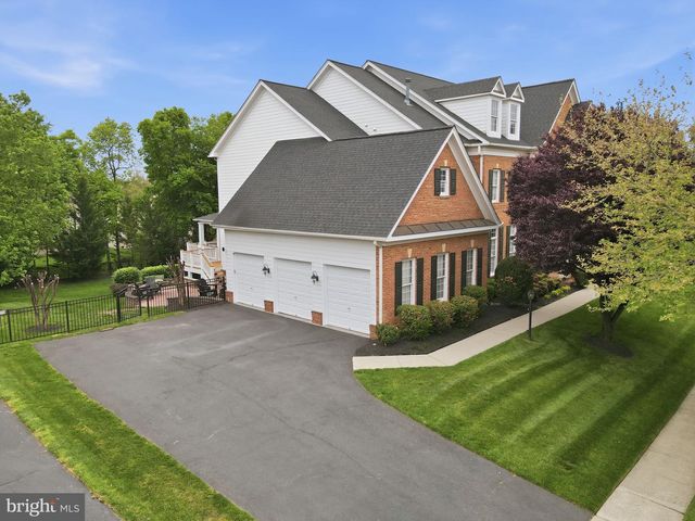 18777 UPPER MEADOW DR, Leesburg, VA 20176