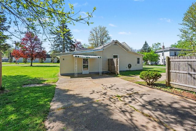 703 Elm Street, Paw Paw, MI 49079