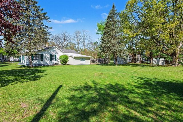703 Elm Street, Paw Paw, MI 49079