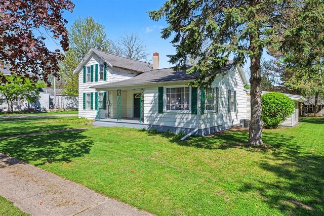 703 Elm Street, Paw Paw, MI 49079