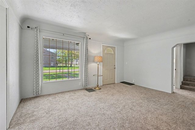 703 Elm Street, Paw Paw, MI 49079