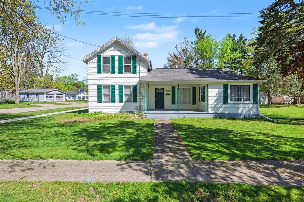 703 Elm Street, Paw Paw, MI 49079