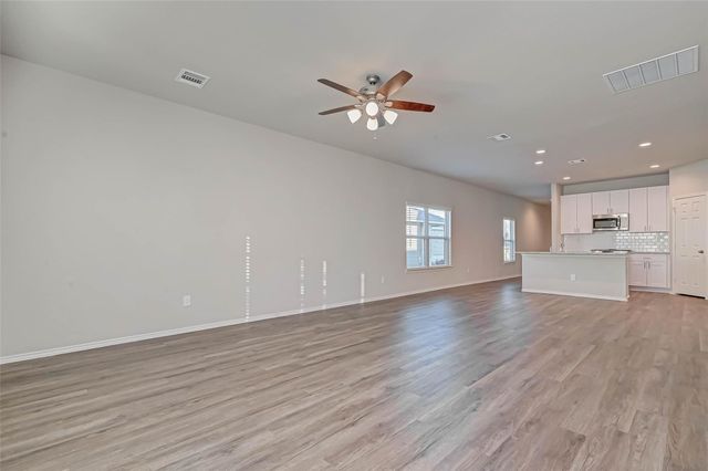 214 Cumberland Forest Drive, Magnolia, TX 77354