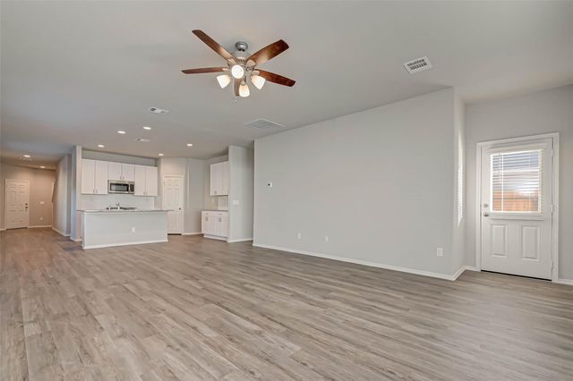 214 Cumberland Forest Drive, Magnolia, TX 77354