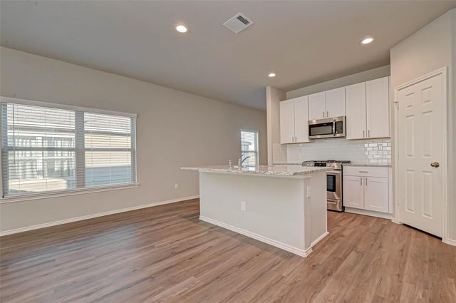 214 Cumberland Forest Drive, Magnolia, TX 77354
