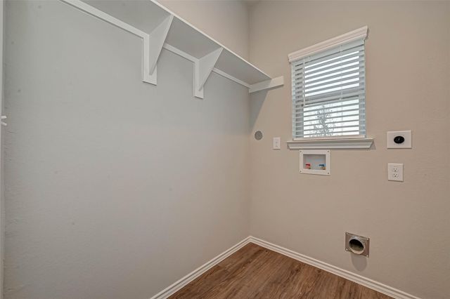 214 Cumberland Forest Drive, Magnolia, TX 77354
