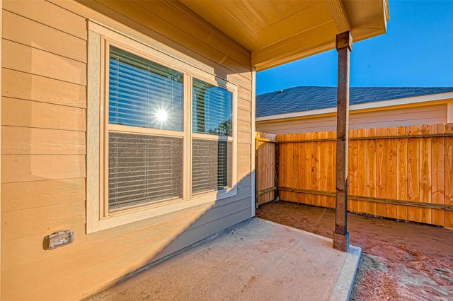 214 Cumberland Forest Drive, Magnolia, TX 77354
