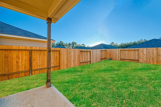 214 Cumberland Forest Drive, Magnolia, TX 77354