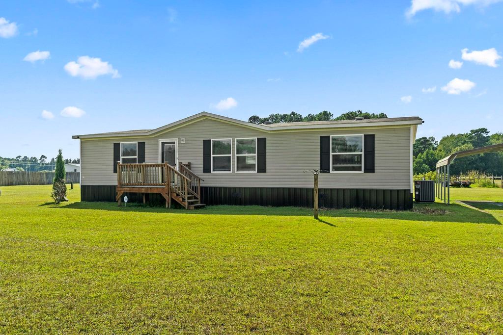 1357 Tarton Dr., Loris, SC 29569