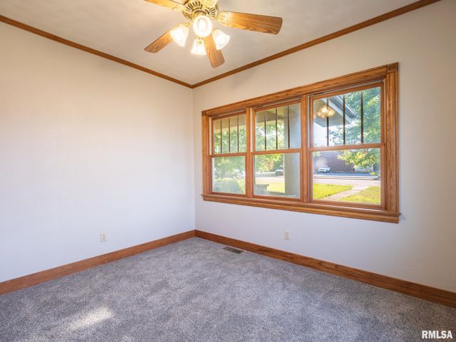 4236 N PROSPECT Road, Peoria, IL 61614